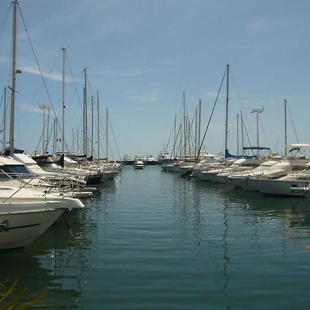 Charmant 2P Vue Mer Face Au Port De Golfe Juan Exterior foto