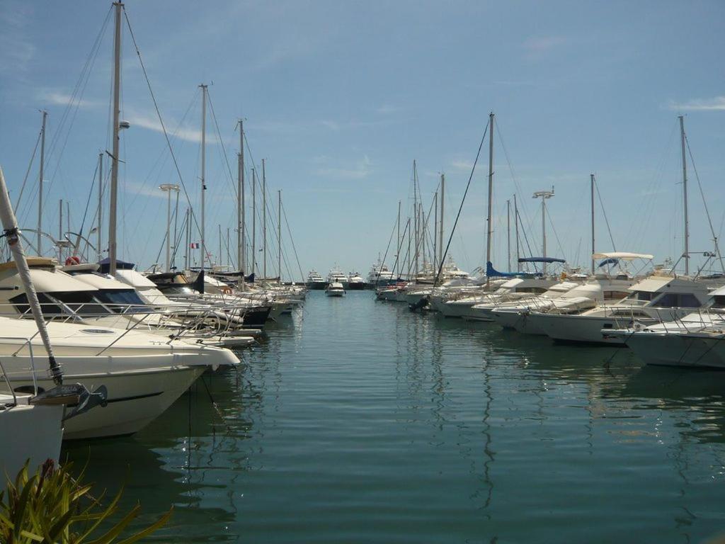 Charmant 2P Vue Mer Face Au Port De Golfe Juan Exterior foto